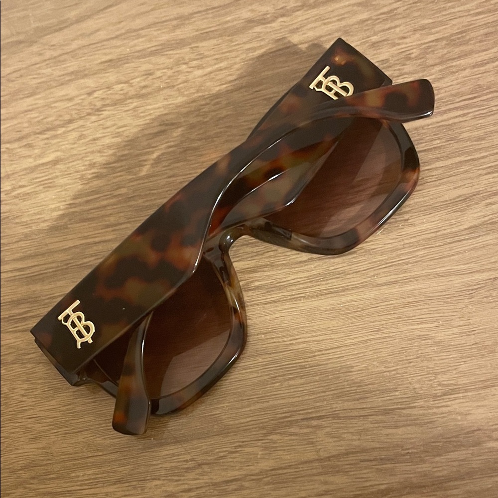 Burberry Tortoise Shell Sunglasses - Picture 4 of 4